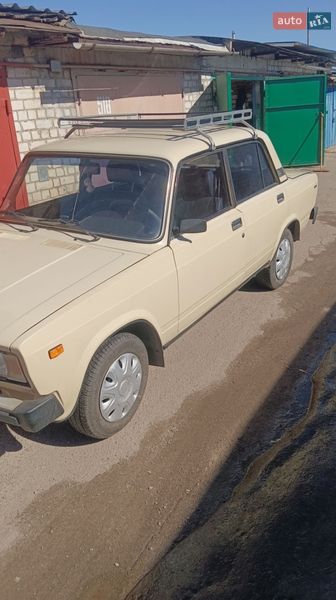 Седан ВАЗ / Lada 2105 1990 в Харькове