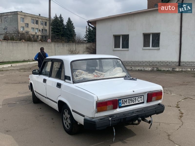 Седан ВАЗ / Lada 2105 1982 в Житомире фото 4 Седан ВАЗ / Lada 2105 1982 в Житомире