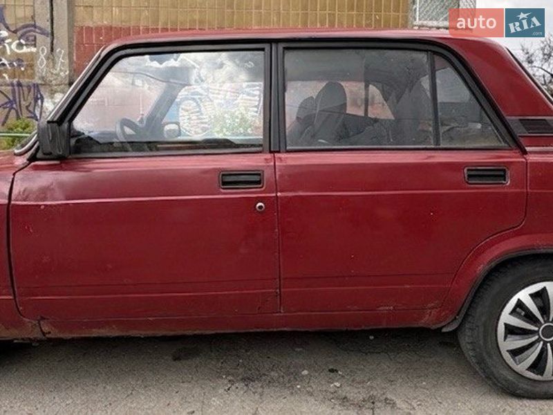 Седан ВАЗ / Lada 2105 1983 в Киеве фото 4 Седан ВАЗ / Lada 2105 1983 в Киеве