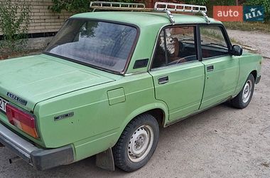 Седан ВАЗ / Lada 2105 1983 в Песковке