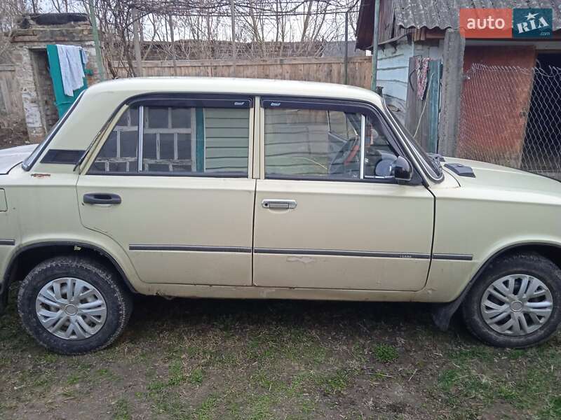 Седан ВАЗ / Lada 2106 1990 в Городне