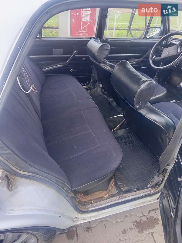 Седан ВАЗ / Lada 2106 1984 в Кицмани фото 13 Седан ВАЗ / Lada 2106 1984 в Кицмани