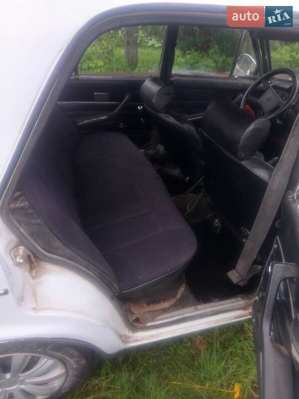 Седан ВАЗ / Lada 2106 1984 в Кицмани фото 4 Седан ВАЗ / Lada 2106 1984 в Кицмани
