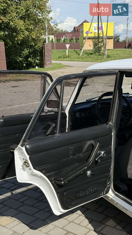 Седан ВАЗ / Lada 2106 1985 в Черновцах