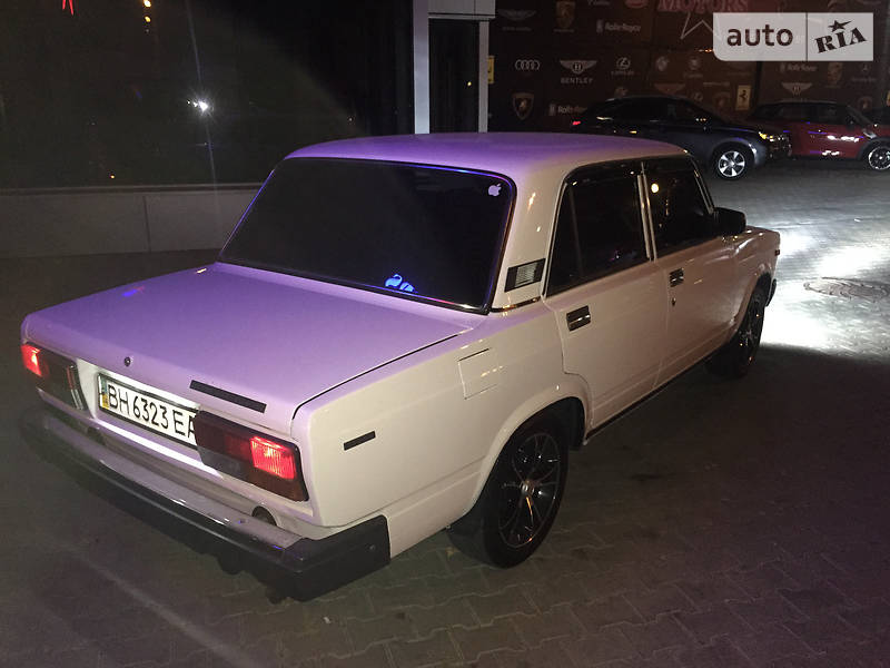 Седан ВАЗ / Lada 2107 2004 в Одессе