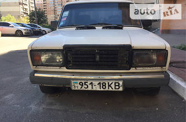 Седан ВАЗ / Lada 2107 1997 в Киеве