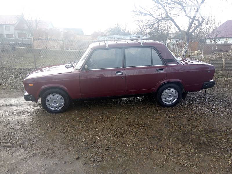 Седан ВАЗ / Lada 2107 2004 в Івано-Франківську