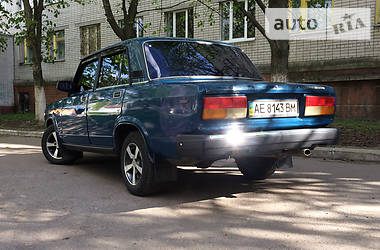 Седан ВАЗ / Lada 2107 2004 в Днепре