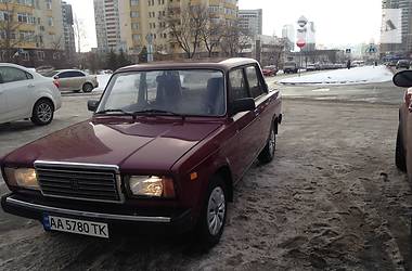 Седан ВАЗ / Lada 2107 1998 в Києві