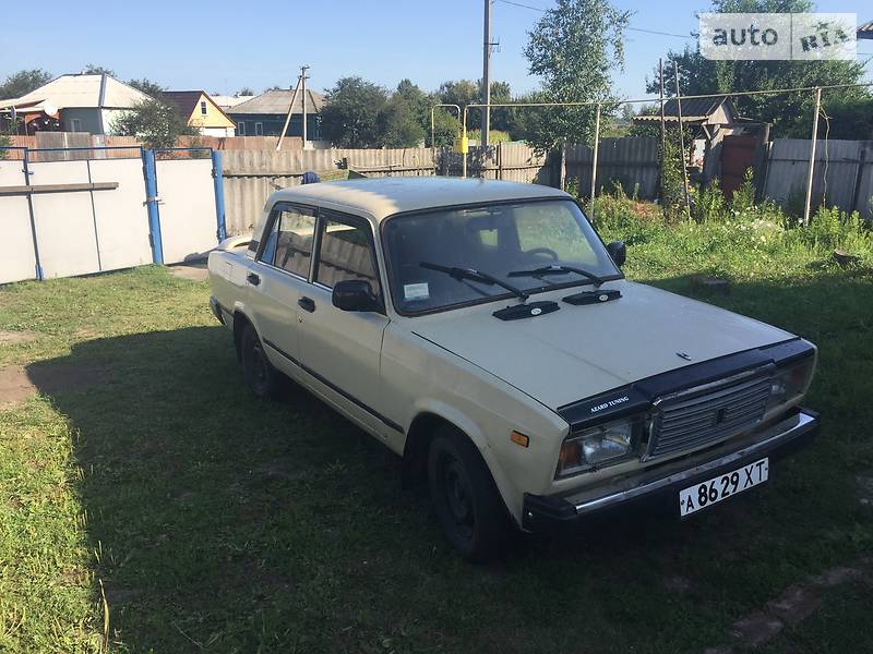 Седан ВАЗ / Lada 2107 1987 в Конотопе