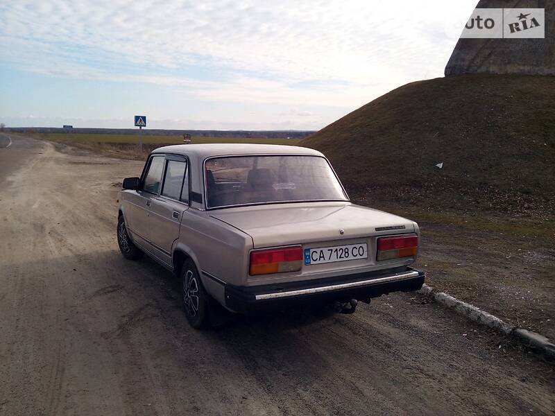 Седан ВАЗ / Lada 2107 2007 в Чигирине