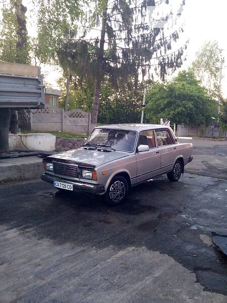 Седан ВАЗ / Lada 2107 2007 в Чигирине