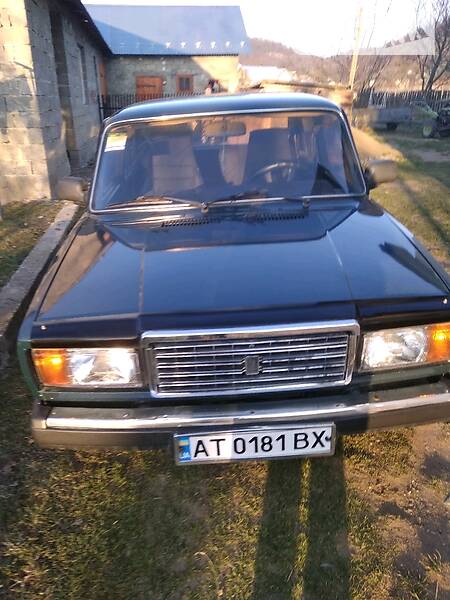 Седан ВАЗ / Lada 2107 2003 в Надвірній фото Седан ВАЗ / Lada 2107 2003 в Надвірній