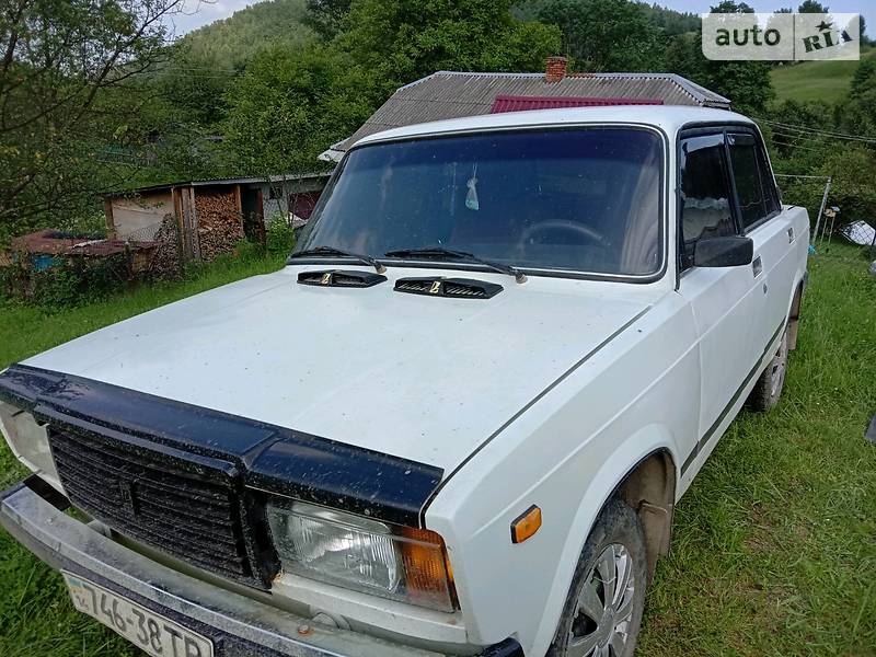 Седан ВАЗ / Lada 2107 1999 в Богородчанах