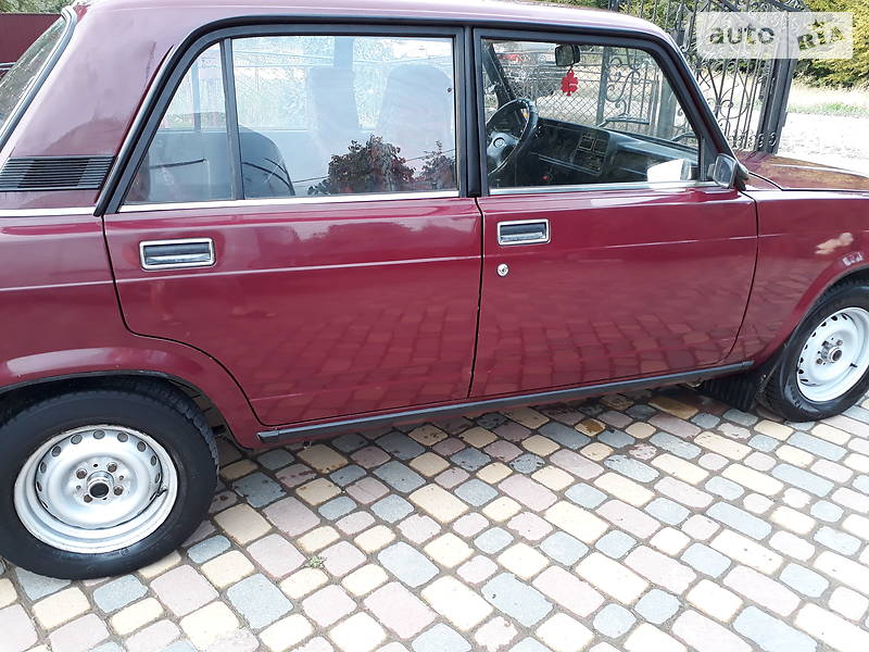 Седан ВАЗ / Lada 2107 2003 в Богородчанах