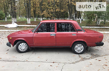 Седан ВАЗ / Lada 2107 1995 в Ровно