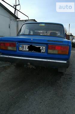 Седан ВАЗ / Lada 2107 2004 в Кременчуге