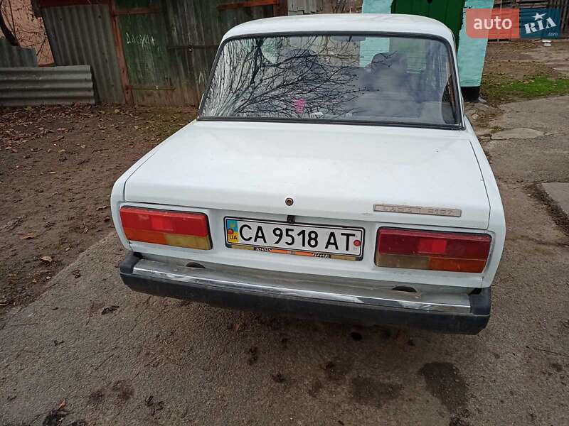 Седан ВАЗ / Lada 2107 1989 в Маньковке