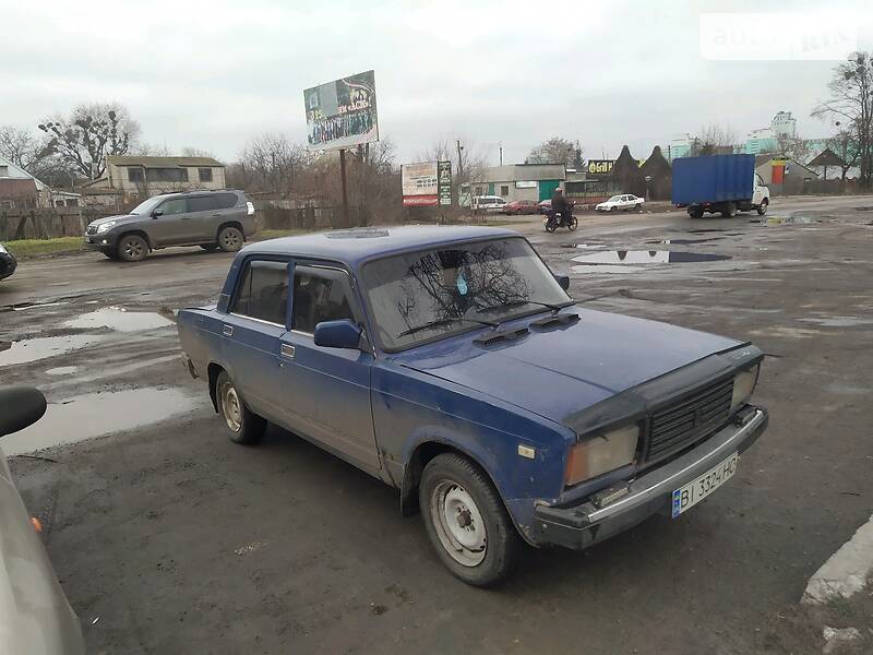 Седан ВАЗ / Lada 2107 1994 в Гадяче