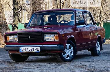 Седан ВАЗ / Lada 2107 2000 в Одессе