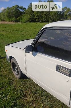 Седан ВАЗ / Lada 2107 1988 в Кременце