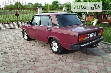 Седан ВАЗ / Lada 2107 2004 в Тростянце