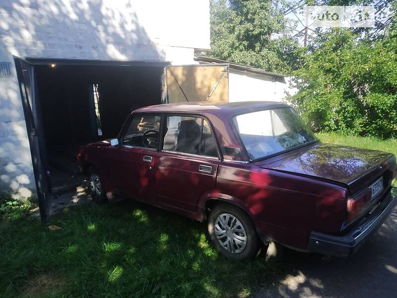 Седан ВАЗ / Lada 2107 2002 в Чернигове