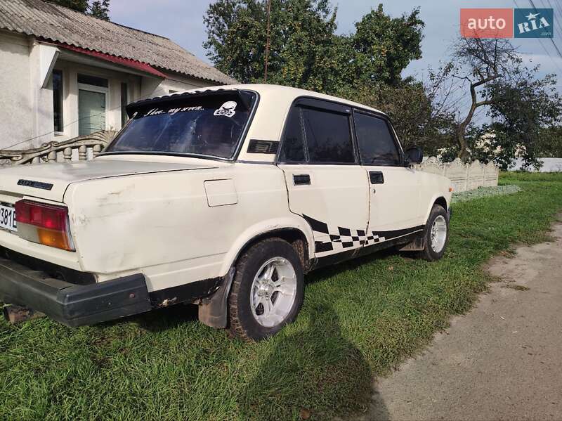 Седан ВАЗ / Lada 2107 1989 в Иваничах