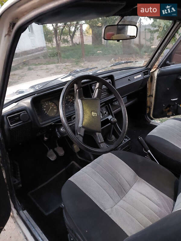 Седан ВАЗ / Lada 2107 1983 в Белой Церкви