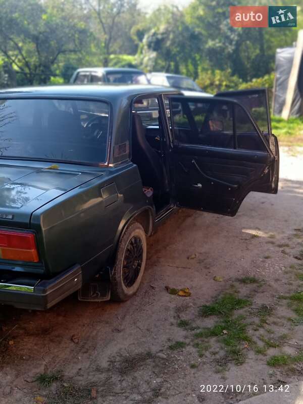 Седан ВАЗ / Lada 2107 2010 в Борщеві