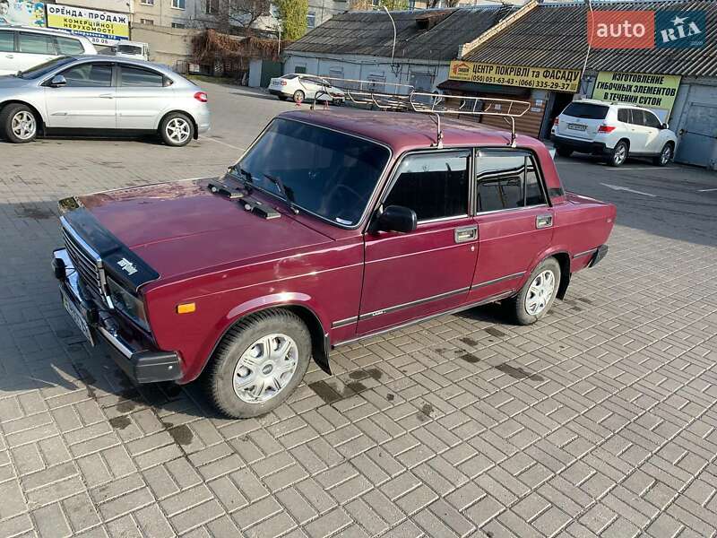 Седан ВАЗ / Lada 2107 2004 в Павлограді