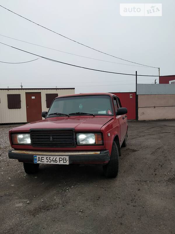 Седан ВАЗ / Lada 2107 1996 в Днепре
