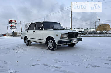 Седан ВАЗ / Lada 2107 2001 в Умани