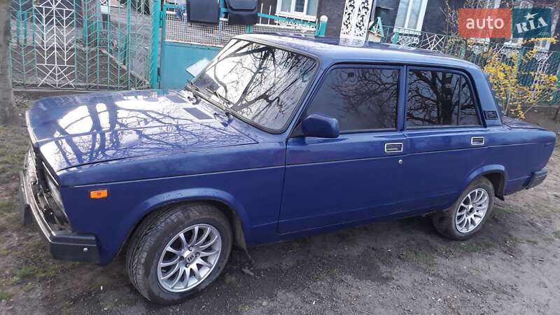 Седан ВАЗ / Lada 2107 2002 в Кривому Розі