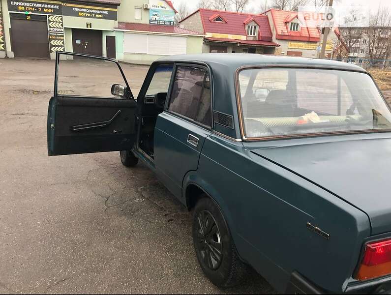 Седан ВАЗ / Lada 2107 1999 в Каменском