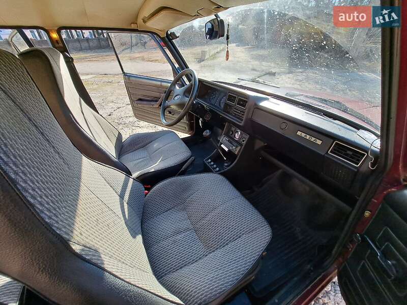 Седан ВАЗ / Lada 2107 2003 в Киеве фото 15 Седан ВАЗ / Lada 2107 2003 в Киеве