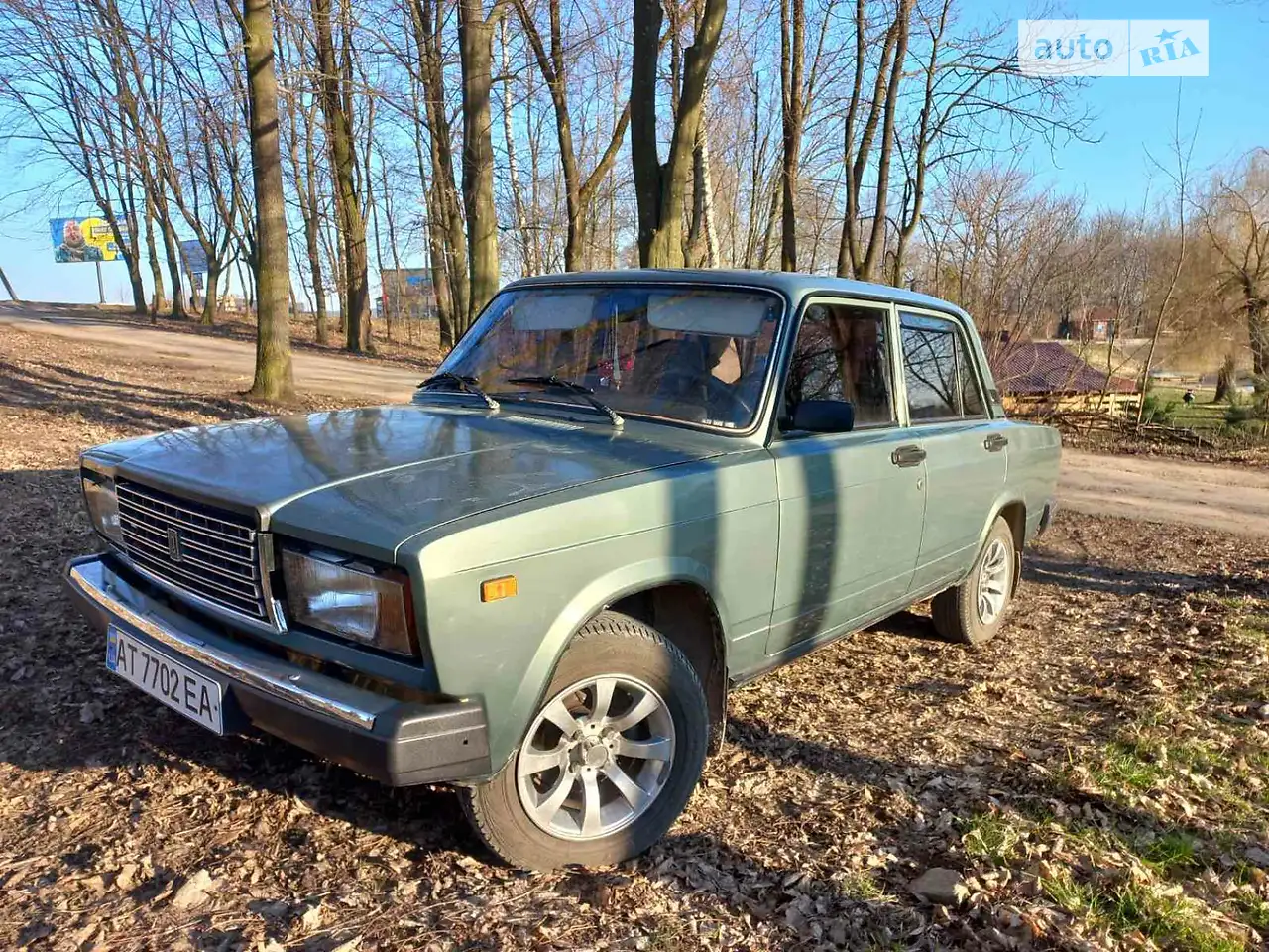 Продам ваз 2107. 2007р. 
Інжектор, ГБО, тонування вікон, форкоп, центральний замок, титанові диски.
По ходовій, двигуну жодних зауважень. 
Всі нюанси видно на фото.
