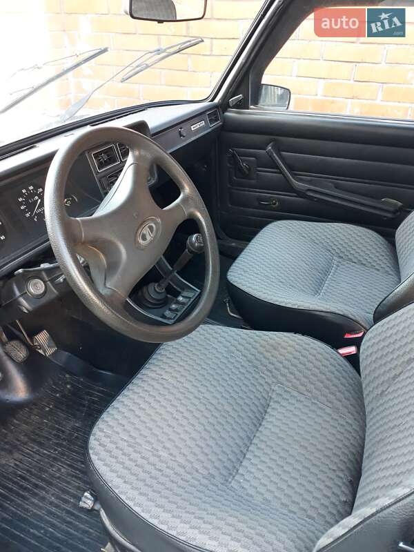 Седан ВАЗ / Lada 2107 2004 в Стебнику