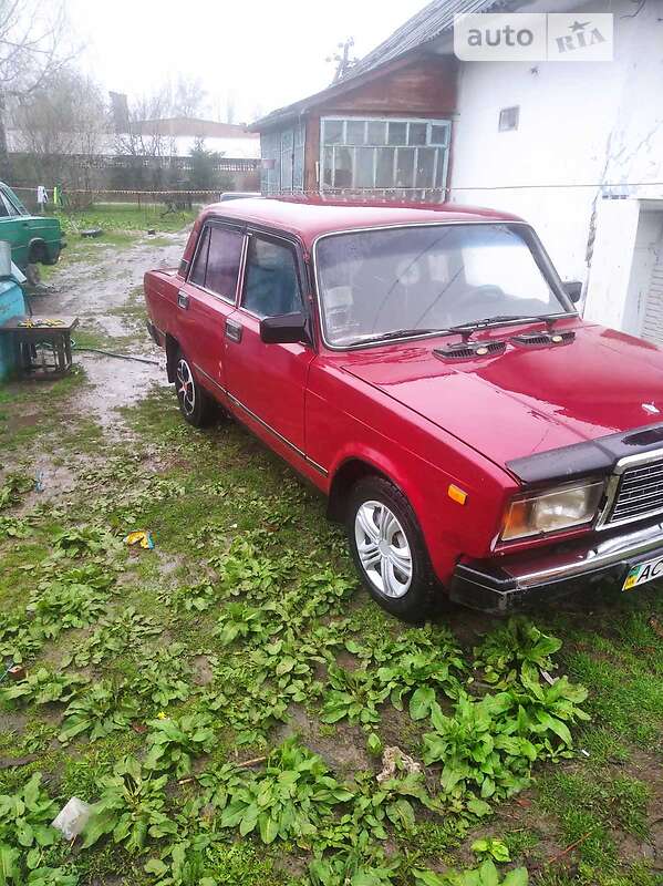 Седан ВАЗ / Lada 2107 1997 в Луцке