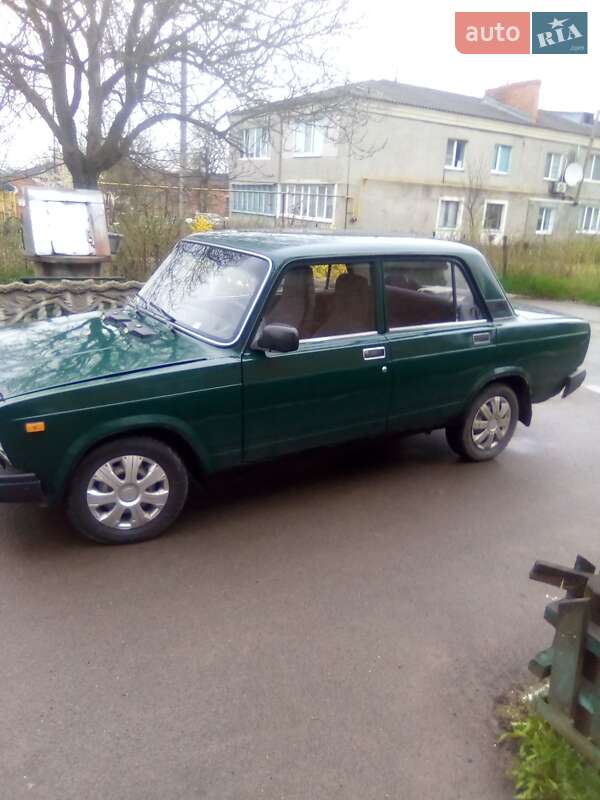 Купе ВАЗ / Lada 2107 2006 в Деражне