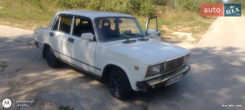 Седан ВАЗ / Lada 2107 1994 в Киеве