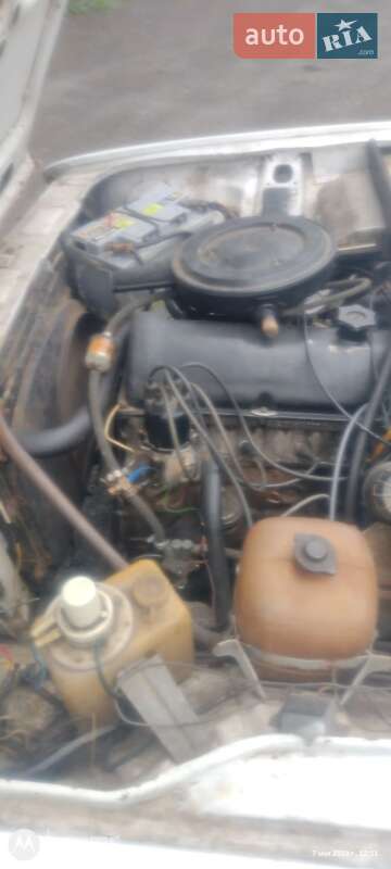Седан ВАЗ / Lada 2107 1994 в Киеве