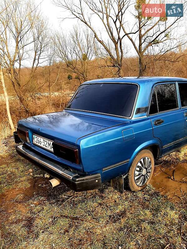 Седан ВАЗ / Lada 2107 1989 в Христинівці