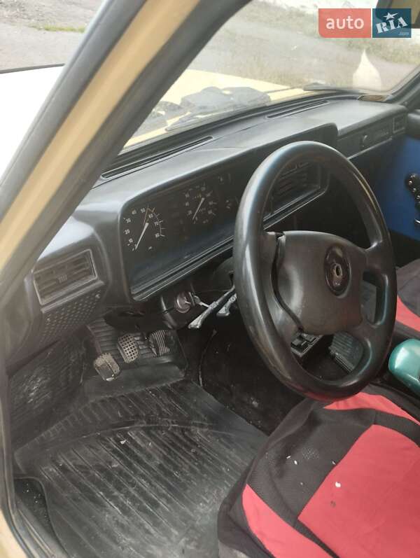 Седан ВАЗ / Lada 2107 1986 в Черновцах