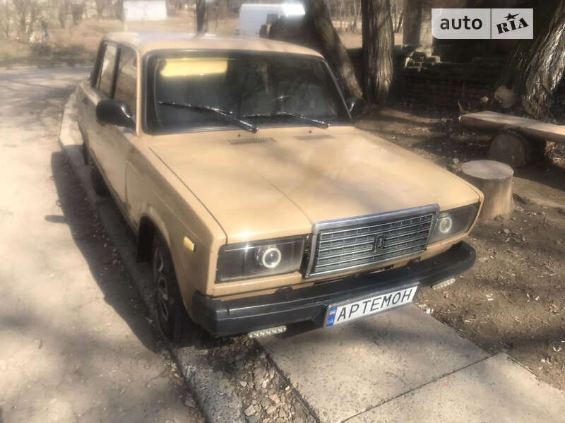 Седан ВАЗ / Lada 2107 1988 в Иванкове