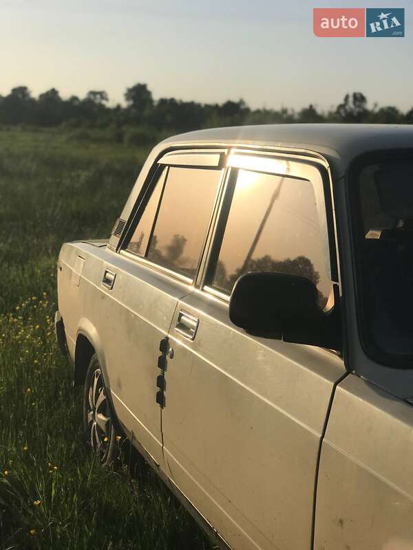 Седан ВАЗ / Lada 2107 1989 в Мостиске