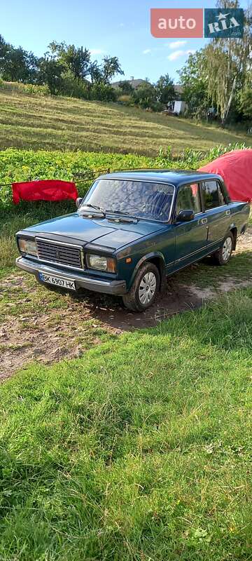 Седан ВАЗ / Lada 2107 1997 в Рівному