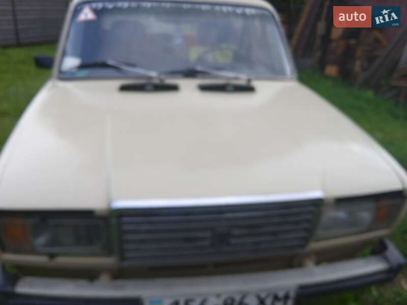 Седан ВАЗ / Lada 2107 1989 в Сторожинце