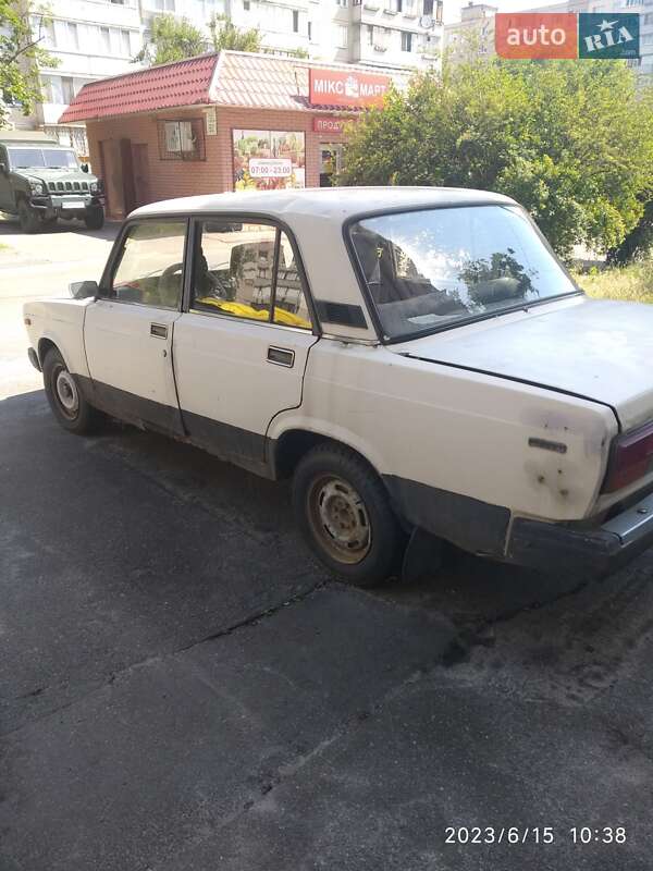Седан ВАЗ / Lada 2107 1994 в Києві