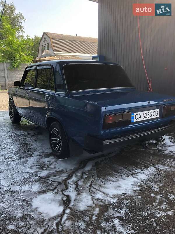 Седан ВАЗ / Lada 2107 2004 в Городищеві